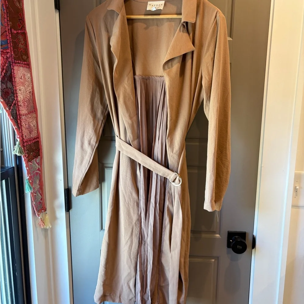 Hayden Beige Pleated Trench Coat with Belt - Picture 2 of 6